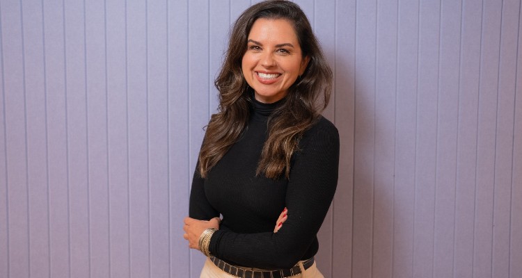 Claudia é formada em administração de companhias, com pós-graduação em MKT pela Fundação Dom Cabral e MBA em Projetos, pela FGV